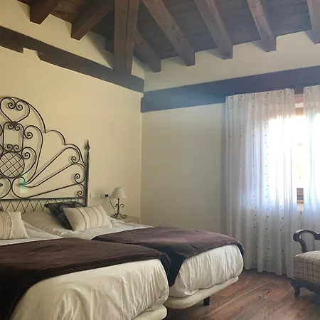 Rural La Pinorra Πανδοχείο Vinuesa