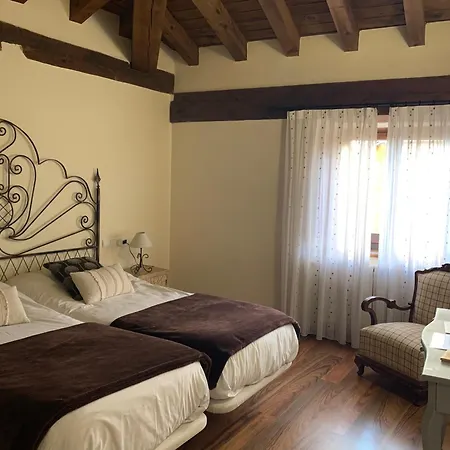 Rural La Pinorra 4* فينويسا